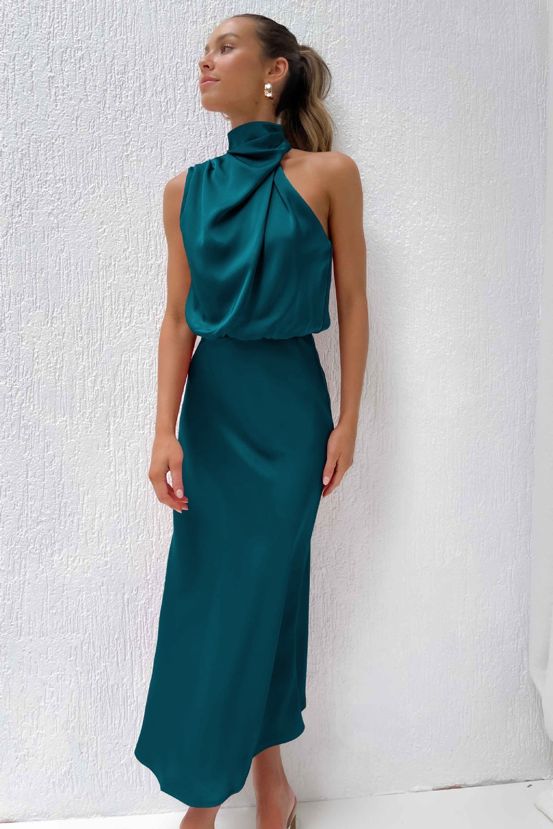 Verona | Elegantes langes Satinkleid mit Glanz