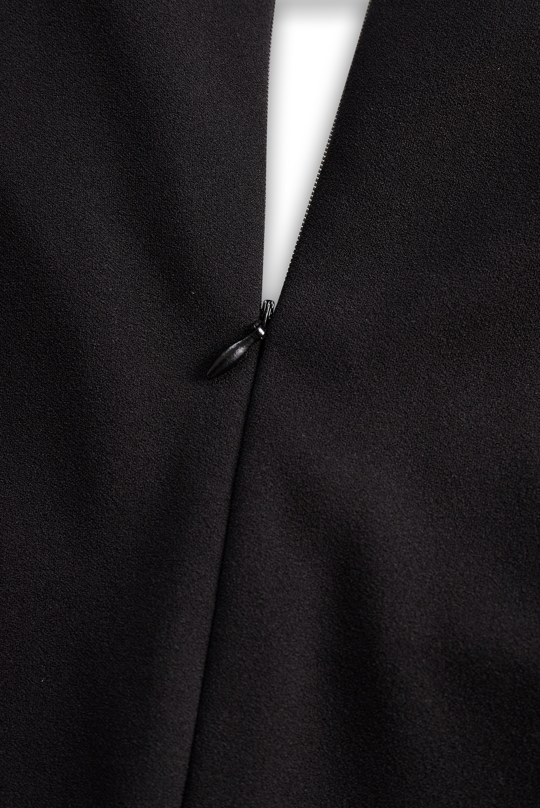 Elena | Modernes schwarzes Kleid Damen mit Stehkragen
