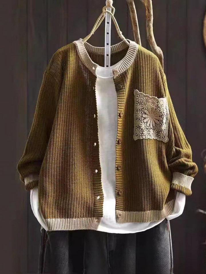 Nora | Klassischer Cardigan mit Zierknopfleiste