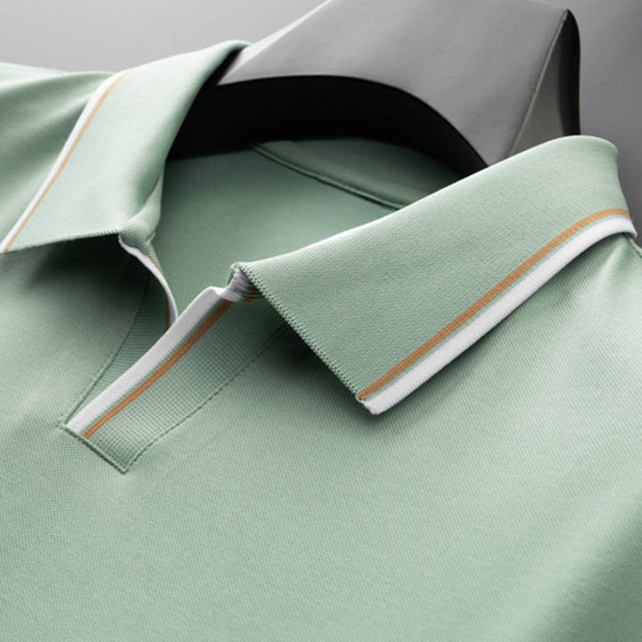 Seidenbreeze Poloshirt für elegante Sommerlooks