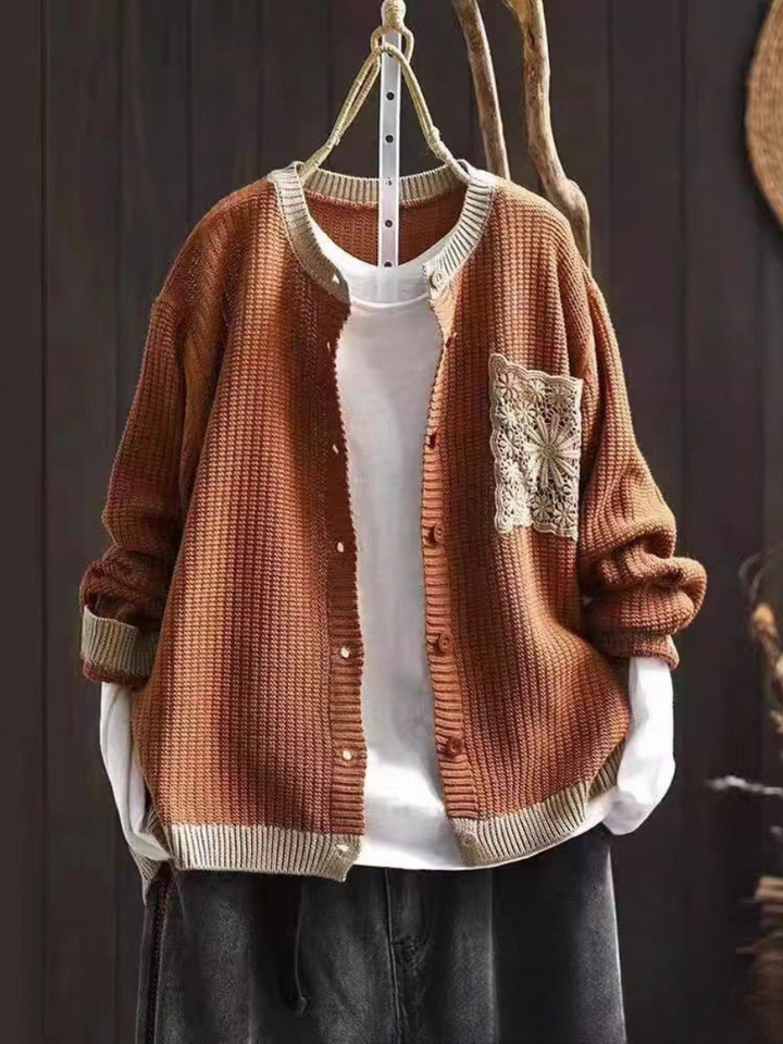 Nora | Klassischer Cardigan mit Zierknopfleiste