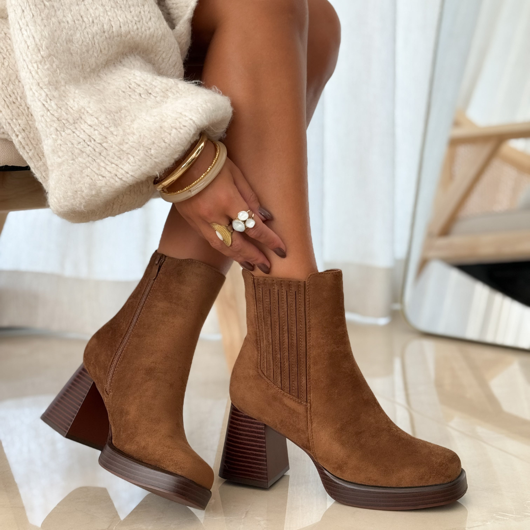 Lena | Elegante Camel-Boots im zeitlosen Design