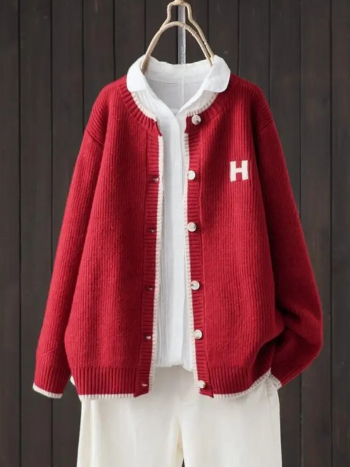 Clara | Klassischer Cardigan mit feiner Strickstruktur