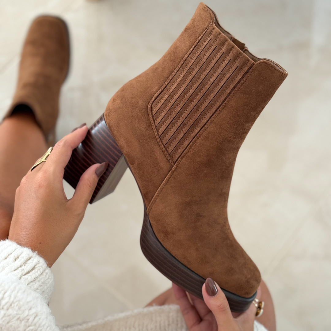 Lena | Elegante Camel-Boots im zeitlosen Design