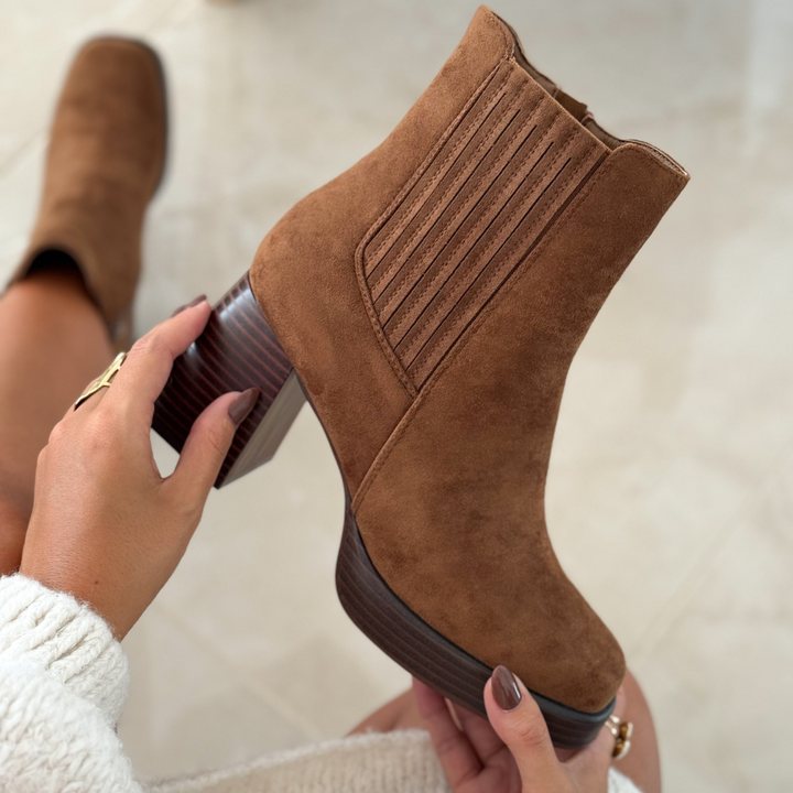 Lena | Elegante Camel-Boots im zeitlosen Design