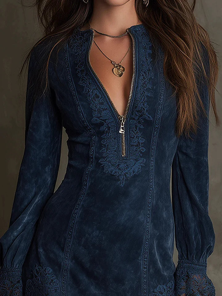 Mira | Feminines Wildleder-Minikleid mit Spitze