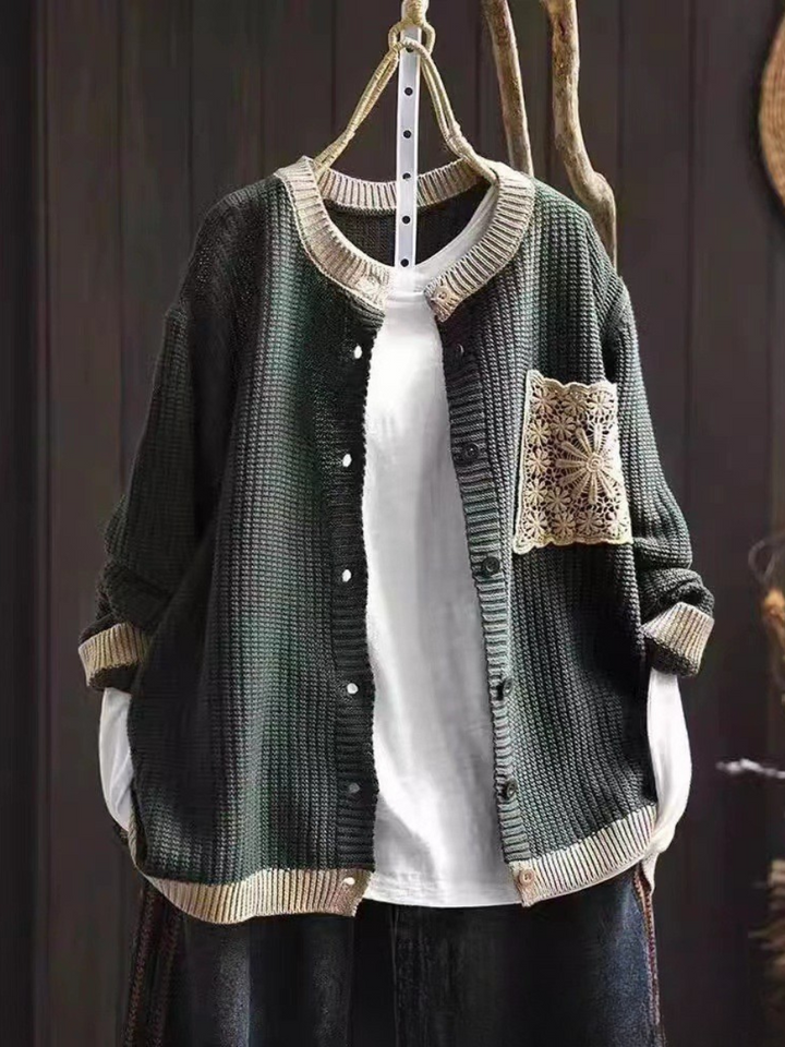 Nora | Klassischer Cardigan mit Zierknopfleiste