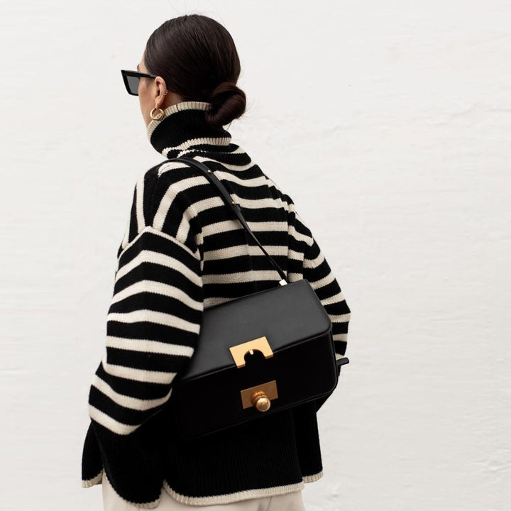 Elena | Gemütlicher Streifenpullover mit Kragen