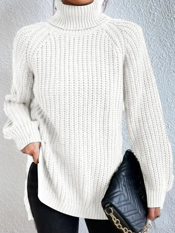 Helena | Rollkragenpullover mit geteiltem Saum und Raglanärmeln