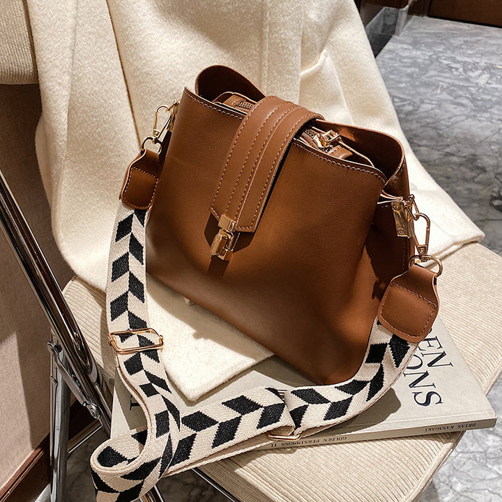 Carlotta Retro Eimertasche für Vintage-Looks mit modernem Flair