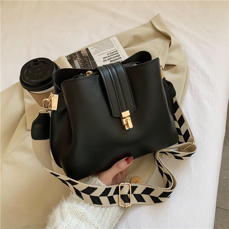 Carlotta Retro Eimertasche für Vintage-Looks mit modernem Flair