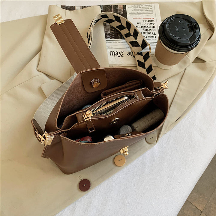 Carlotta Retro Eimertasche für Vintage-Looks mit modernem Flair