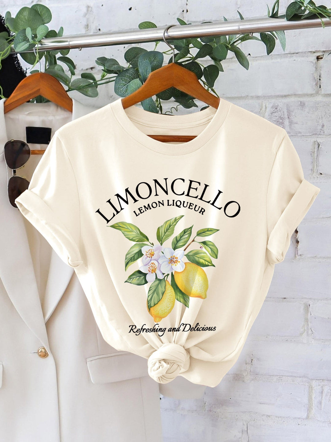 Claudia | T-Shirt mit Zitronen-Buchstabenprint