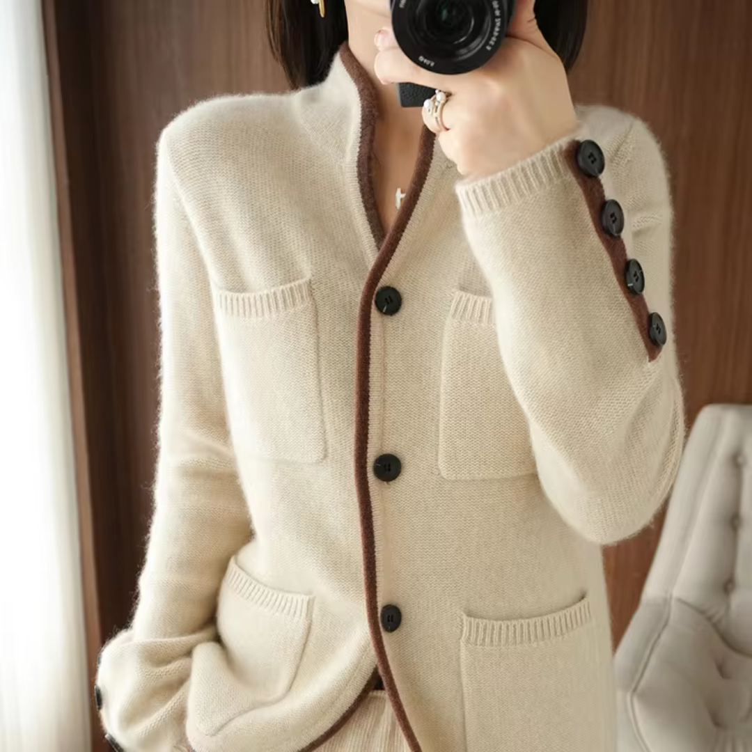 Alexa | Kuschelige Damen-Strickjacke für kalte Tage