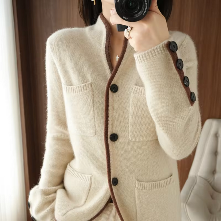 Alexa | Kuschelige Damen-Strickjacke für kalte Tage