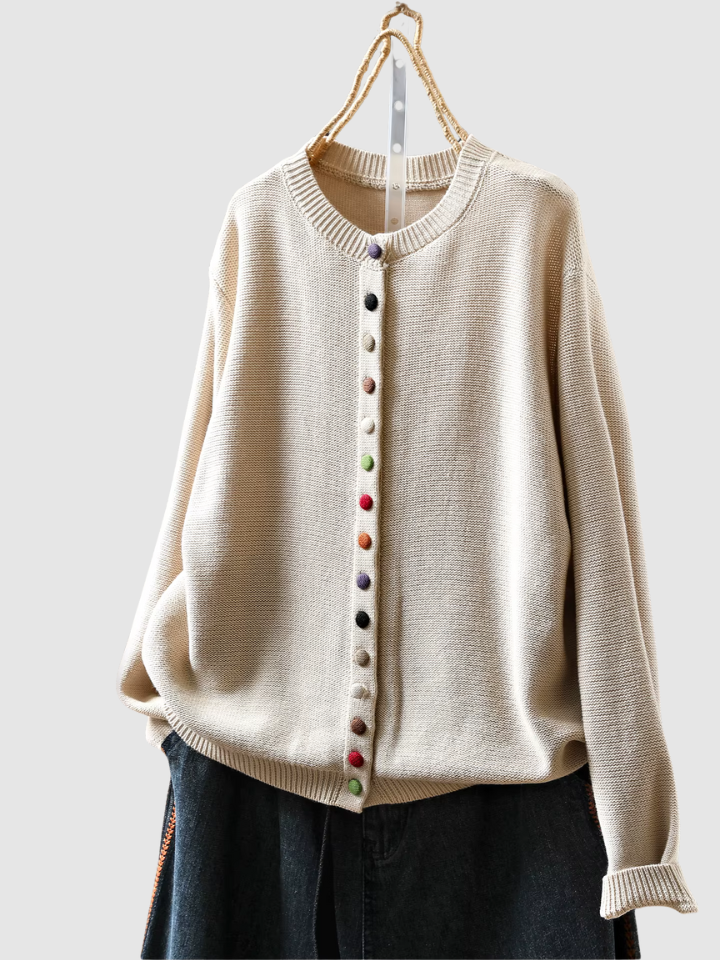 Mathilde | Strickjacke mit feinen farbigen Knopfdetails