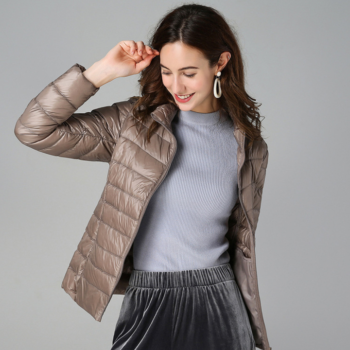 Lucia | Ultraleichte Damenjacke für Alltag und Reisen