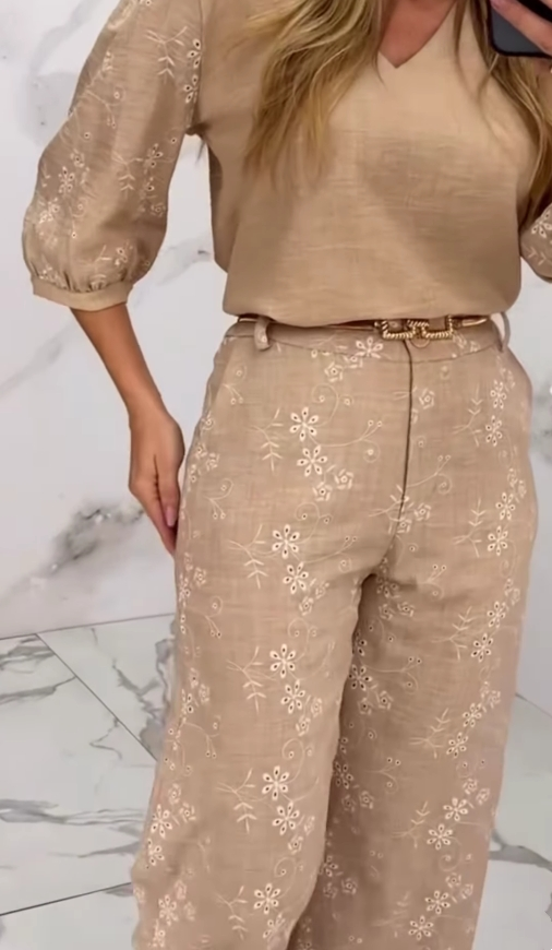 Lina | Anzug mit Stickerei-Struktur & Patchwork-Design