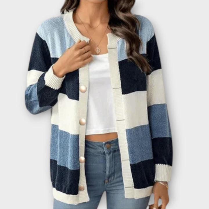 Clara | Damen Strickjacke gestreift im modernen Look