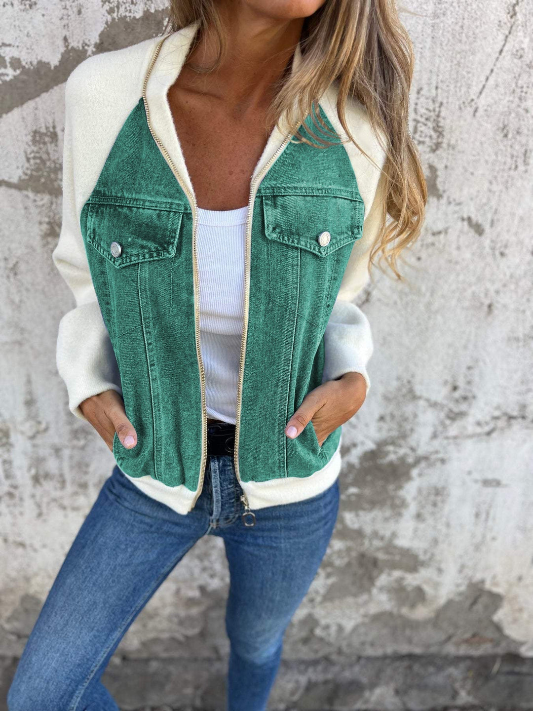 Jacky | Lässige Jacke mit V-Ausschnitt und Reißverschluss
