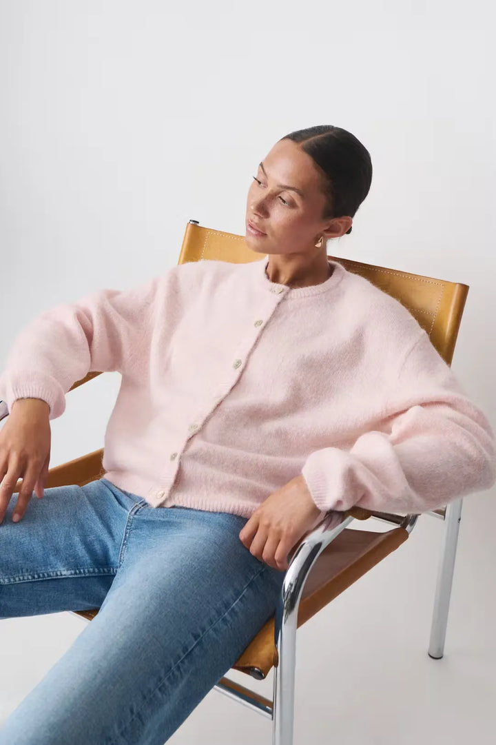Nora | Gestrickter Cardigan für gemütliche Tage