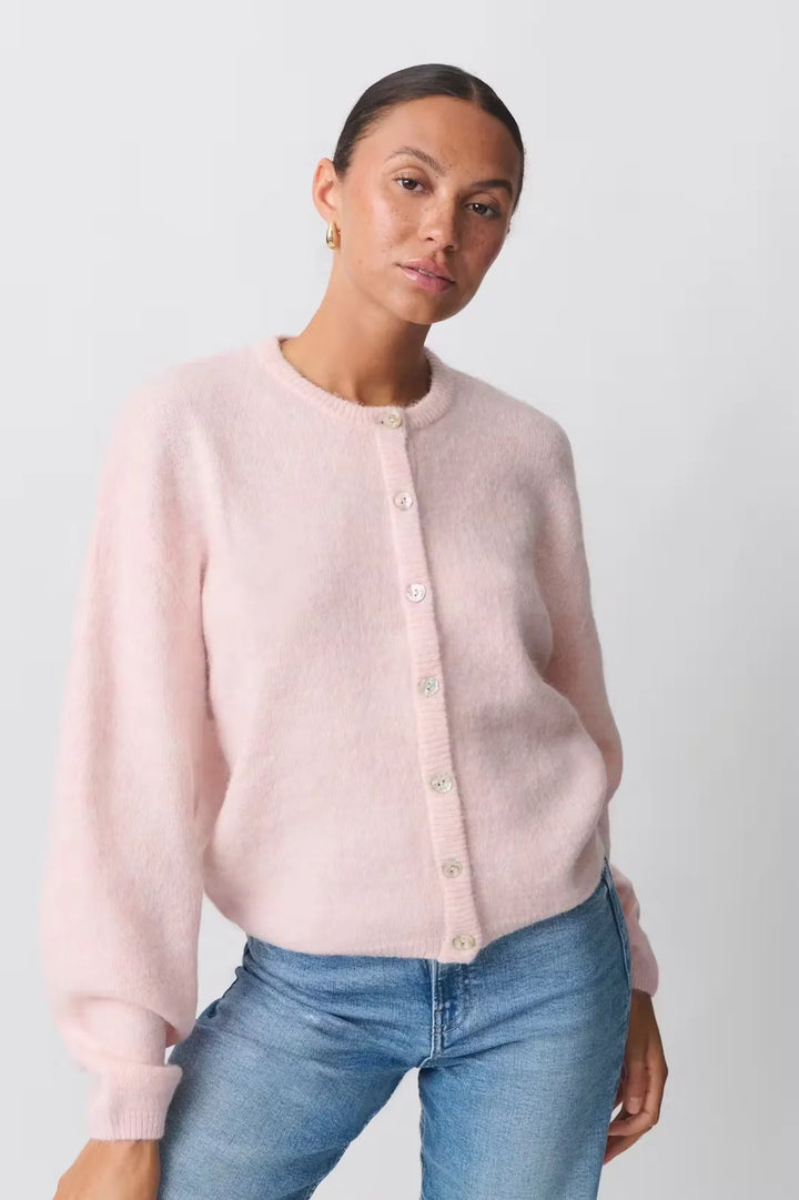 Nora | Gestrickter Cardigan für gemütliche Tage