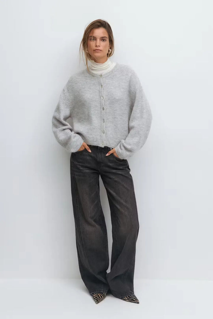 Nora | Gestrickter Cardigan für gemütliche Tage