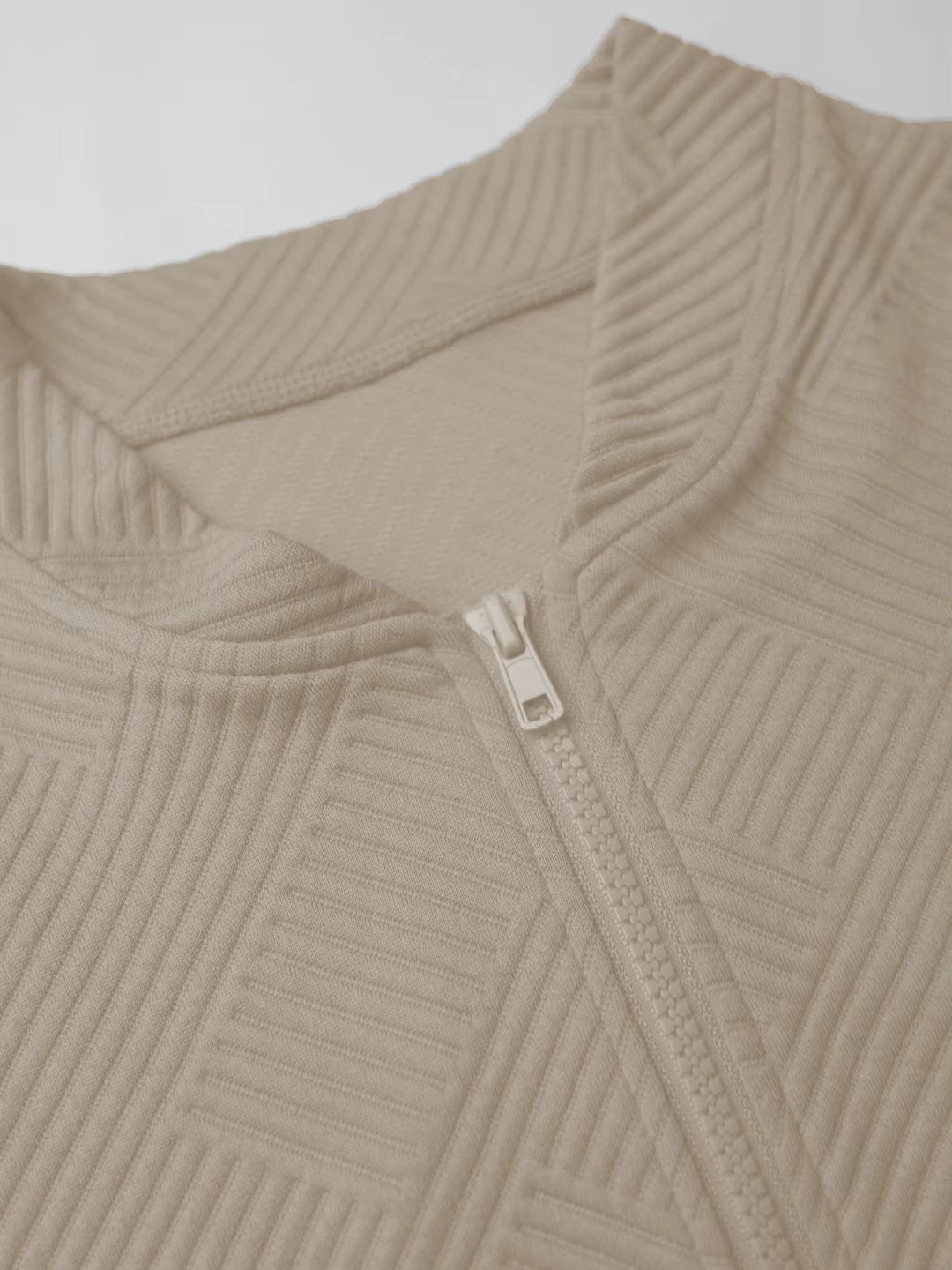 Tessa | Damenjacke mit Reißverschluss und feinem Muster