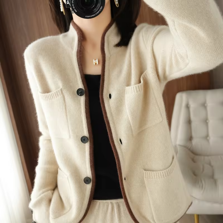 Alexa | Kuschelige Damen-Strickjacke für kalte Tage