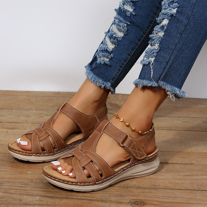 Greta | Sommerliche Wandersandalen Damen Stil