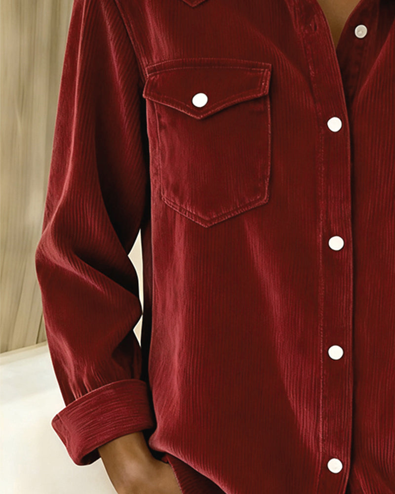 Nina | Modische Damenbluse mit Revers und Knöpfen elegant