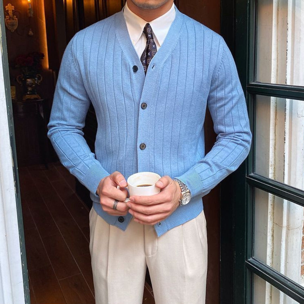 MV | Klassische Strickjacke mit V-Ausschnitt