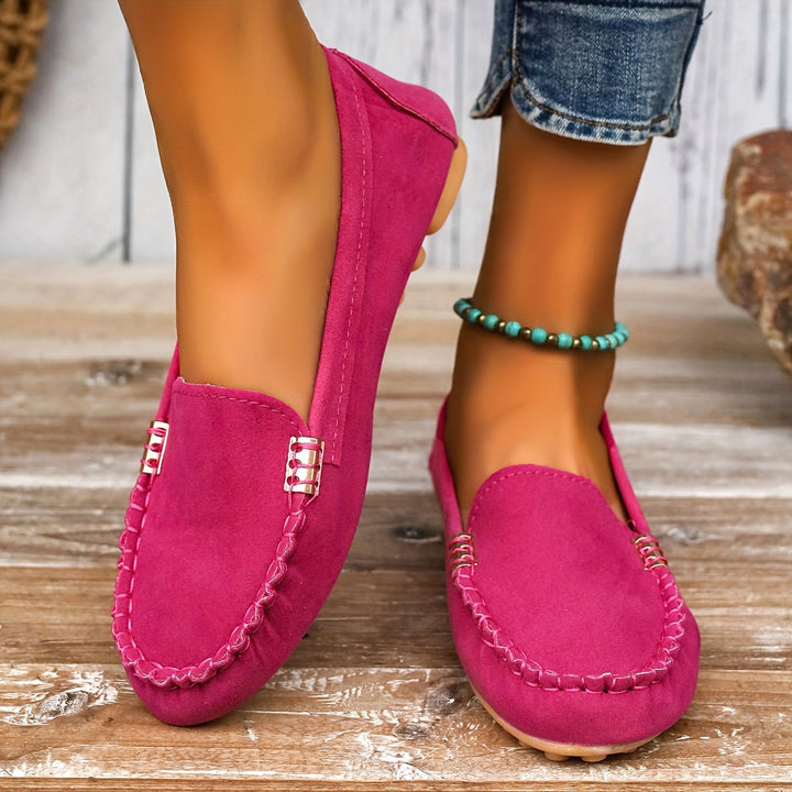 Elegante Wildleder-Loafers mit funkelndem Detail