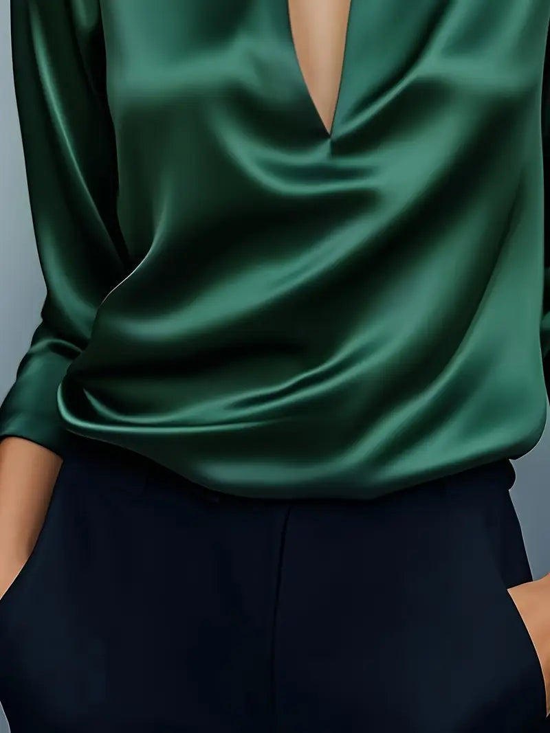 Lena | Damenbluse mit modernem V-Ausschnitt