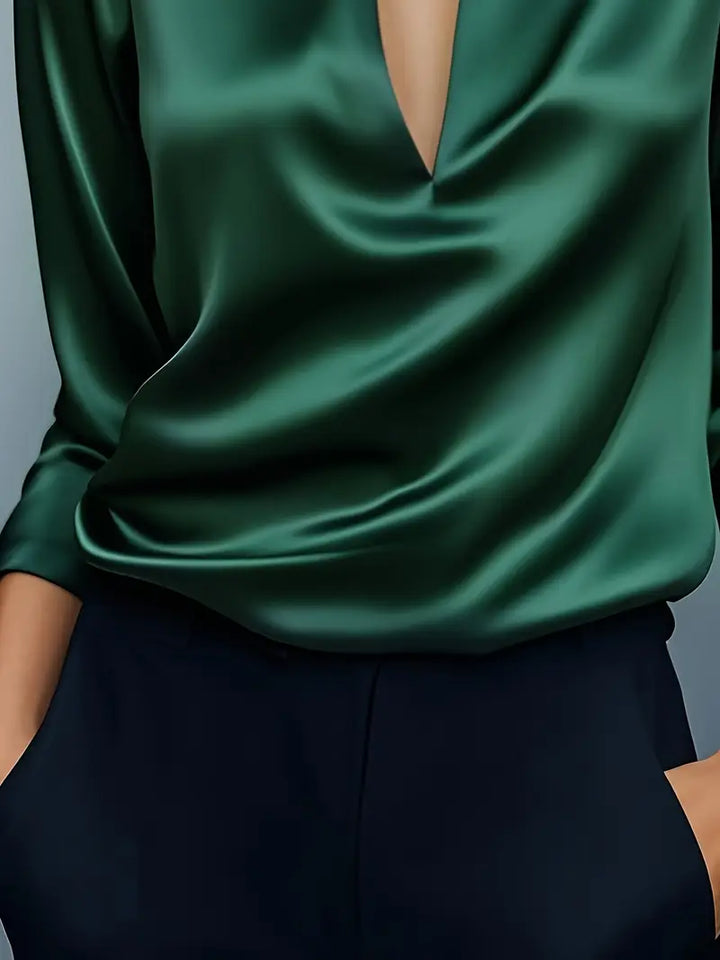 Lena | Damenbluse mit modernem V-Ausschnitt