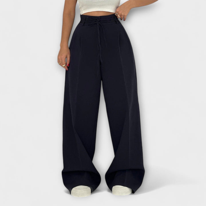 Hanna | Damen Hose modern geschnitten mit Schnürbund