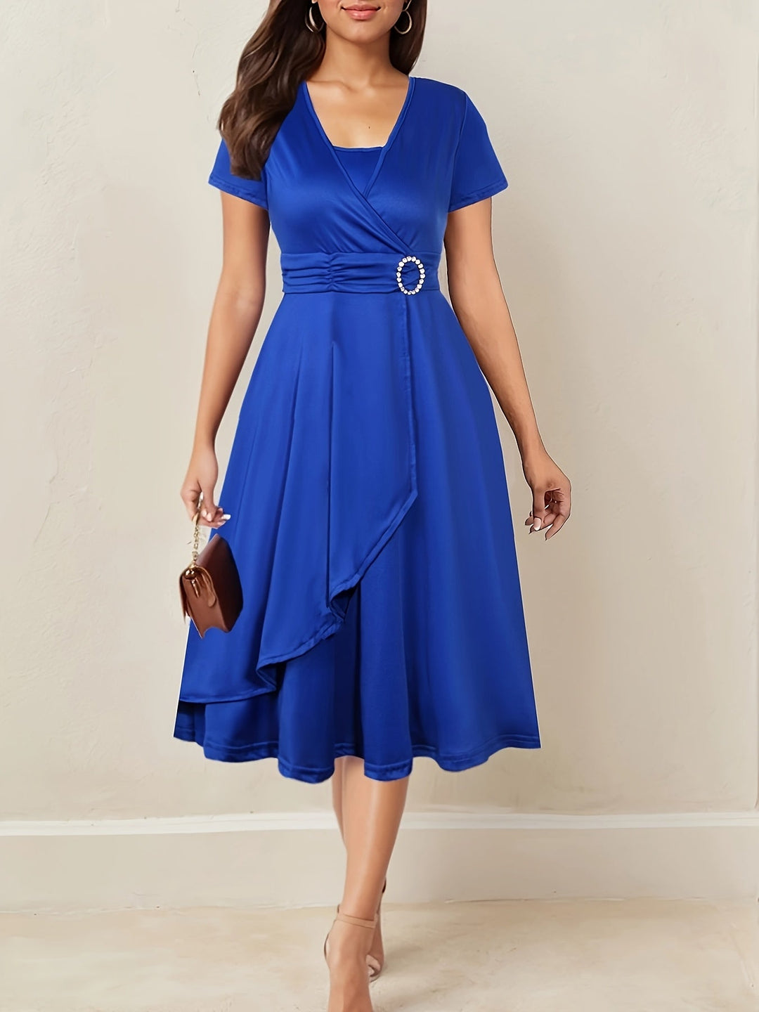Elisa | V-Ausschnitt Midikleid mit asymmetrischem Saum