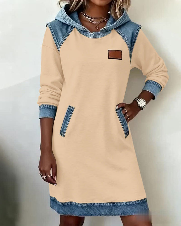 Hanna | Kapuzenkleid mit stylischen Denim Akzenten