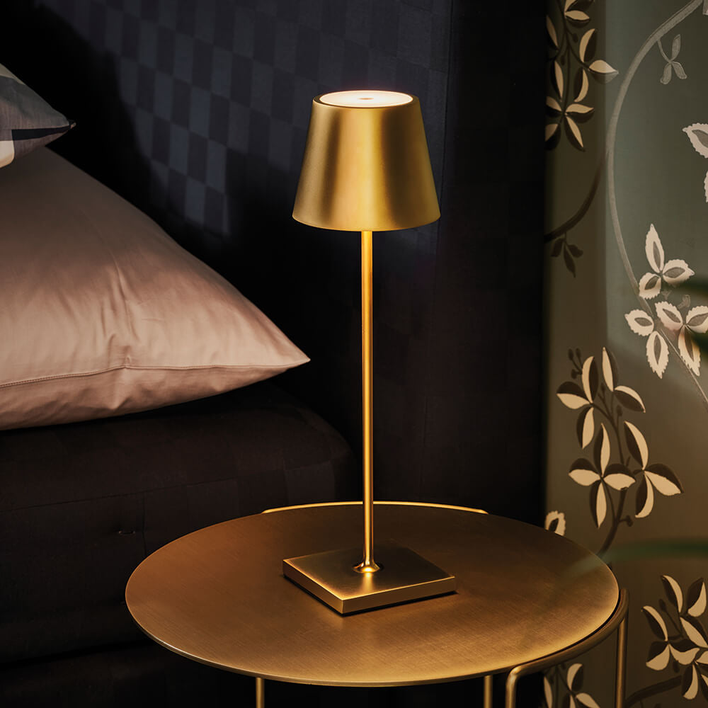 Verstellbare hohe Tischlampe für stilvolle Beleuchtung