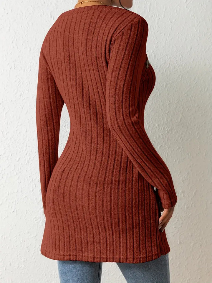Camille | Asymmetrisches Oberteil mit Knopfdetails