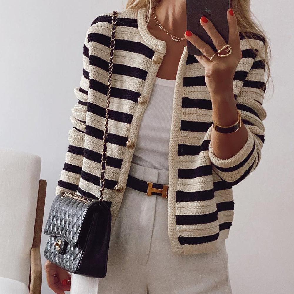 Lila Gestreifte Strickjacke für kuschelige und stilvolle Outfits