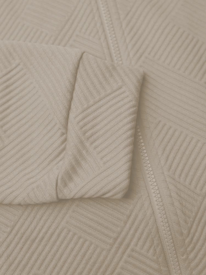 Tessa | Damenjacke mit Reißverschluss und feinem Muster