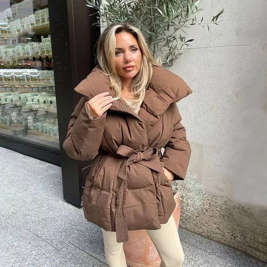 Mara Elegante wattierte Jacke mit Kapuze