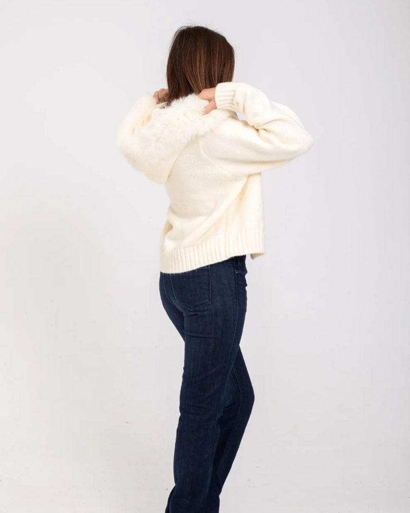Clara | Trendige Strickjacke mit Felloptik für Damen