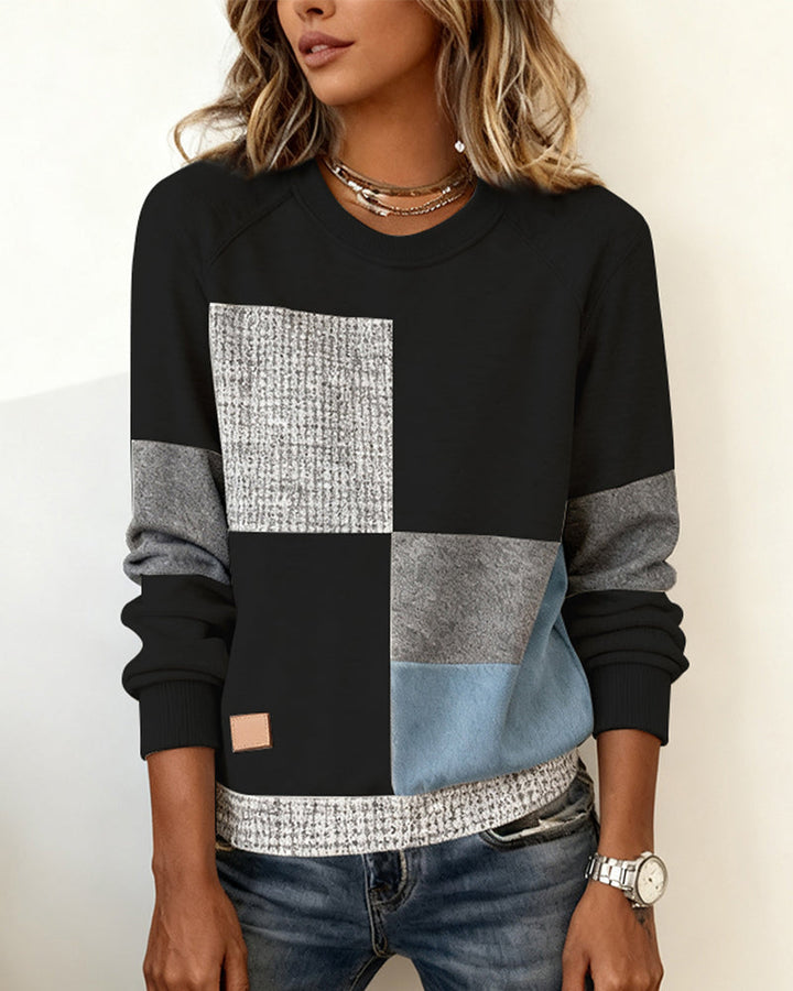 Julia | Casual Damen Pullover modern & farbig getragen