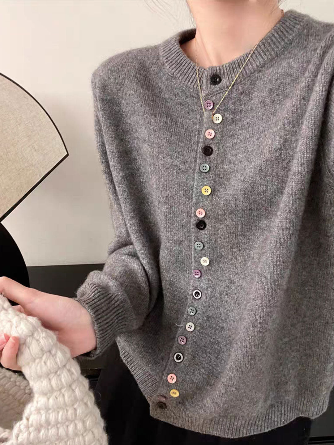 Livia | Zeitlose Strickjacke mit dezentem Design