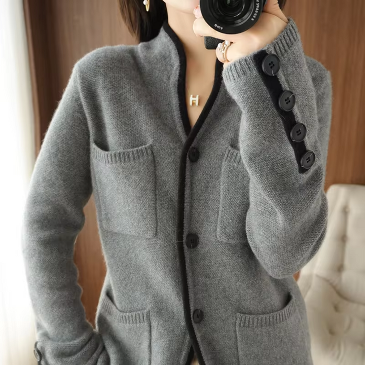 Alexa | Kuschelige Damen-Strickjacke für kalte Tage