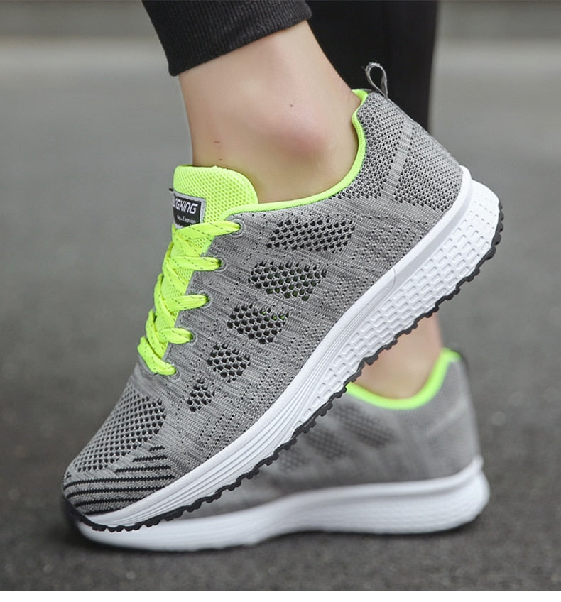 Cindy | Freizeitschuhe für Frauen mit leichter Sohle und Stoffeinsatz