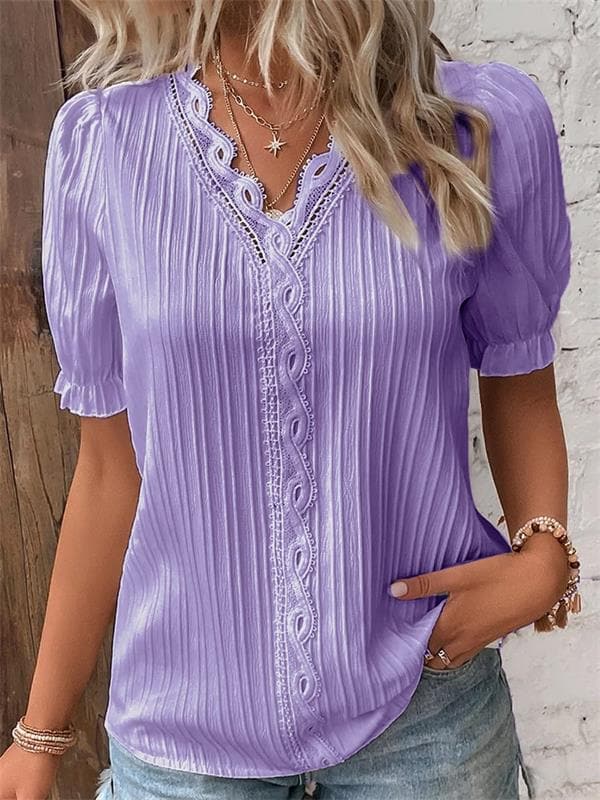 Elegantes monochromes Shirt mit V-Ausschnitt und Spitze