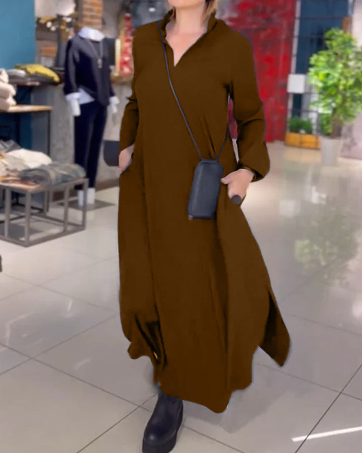 THESS | Langes, lockeres Kleid mit Umschlägen und Seitenschlitz